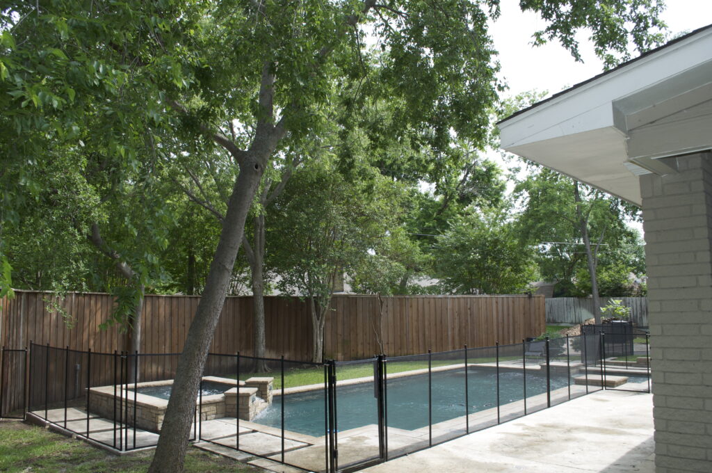 How to Install a Removable Pool Fence