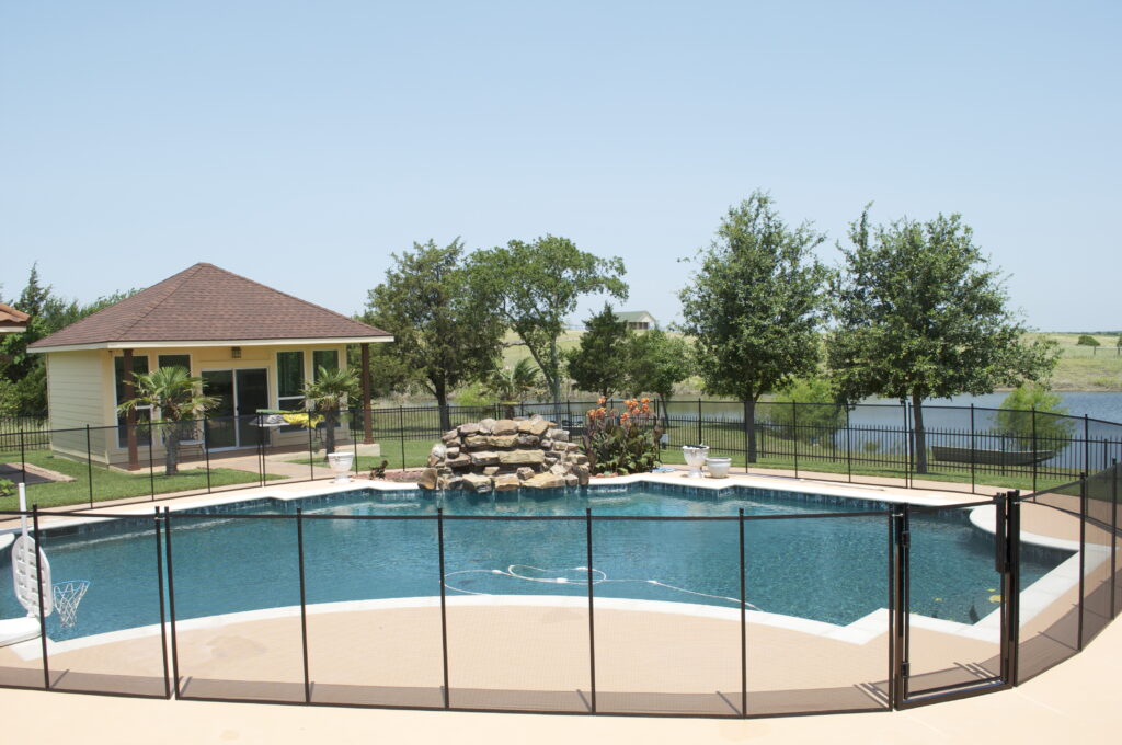pool-safety-fences-installation